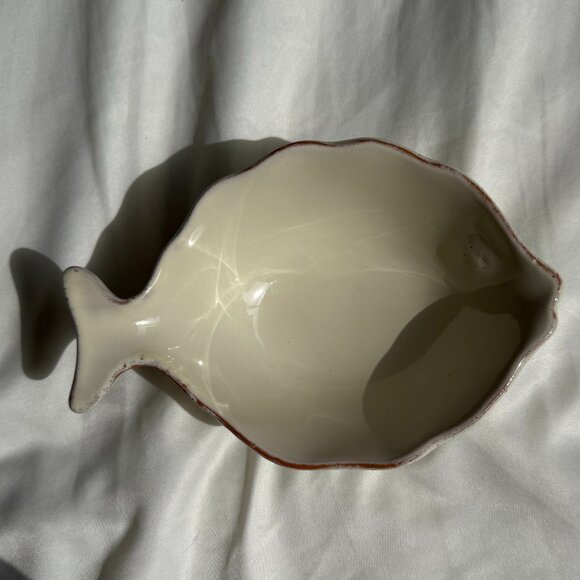 EUC, VIETRI Italy Pesce Crema White Fish Shape Condiment Bowl Dish, China, 6 in. - Picture 1 of 10